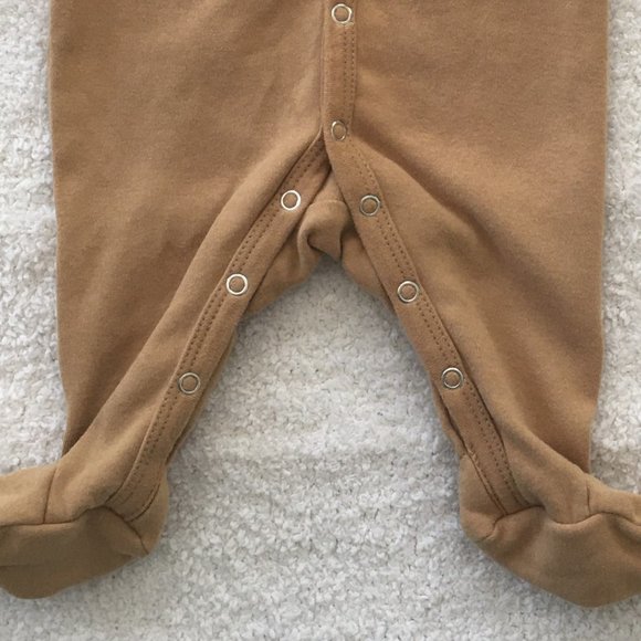 Quince Mae light brown long sleeve snap footie - Picture 2 of 3